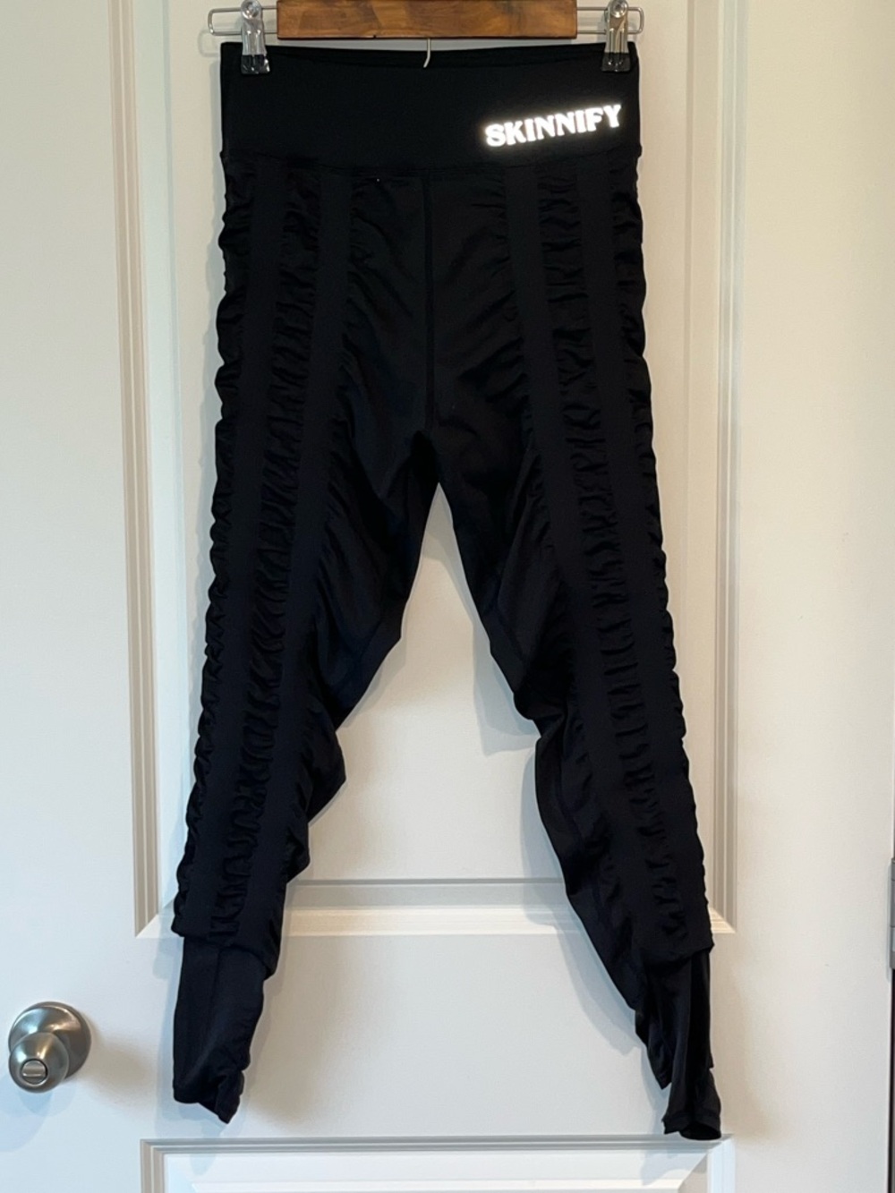 Skinnify Gym Leggings Women’s M Black Resistance Band Slimming Compression